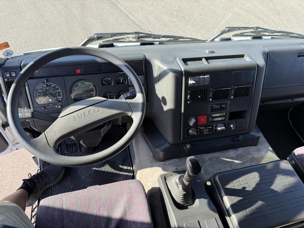 God 2001 Iveco EuroTech Cursor 190E31 4x2 Hejs / Kran HMF 1060 B3