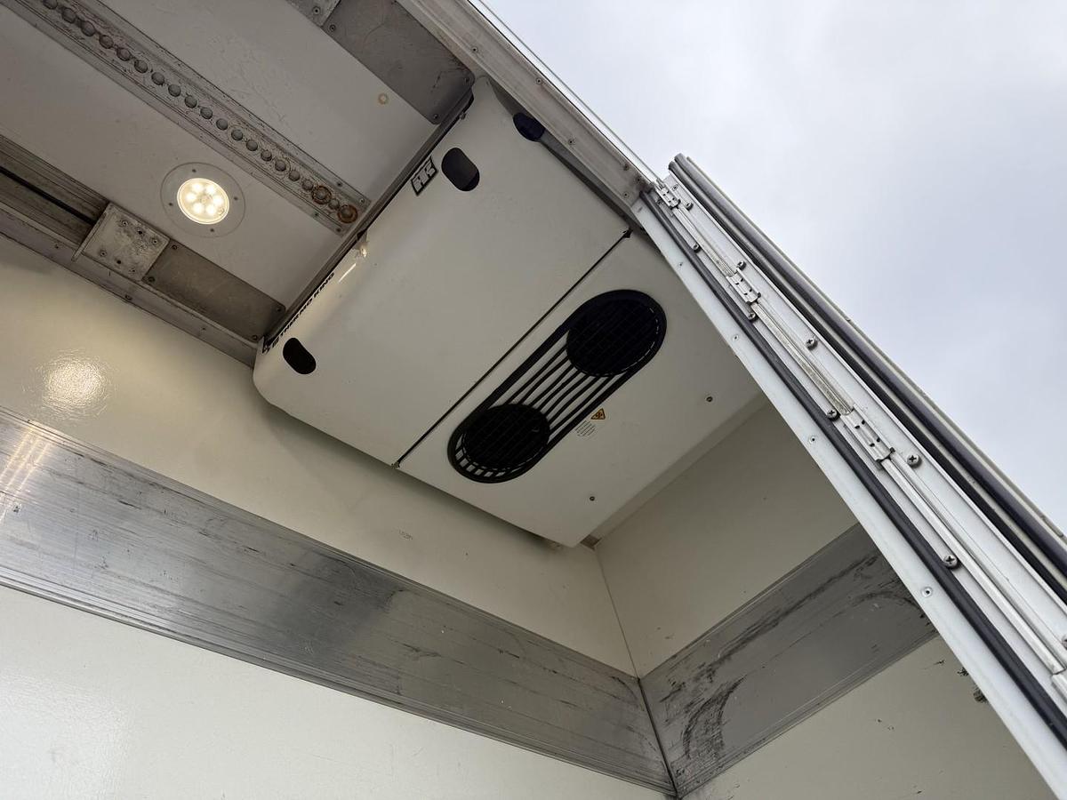 God 2017 Volvo FE320 6x2*4 Thermo King T-1200R Spectrum 9,80 m.