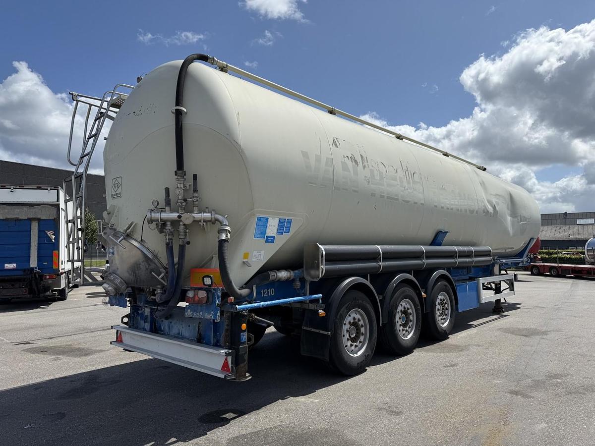 God Feldbinder 63 m3 Silotrailer