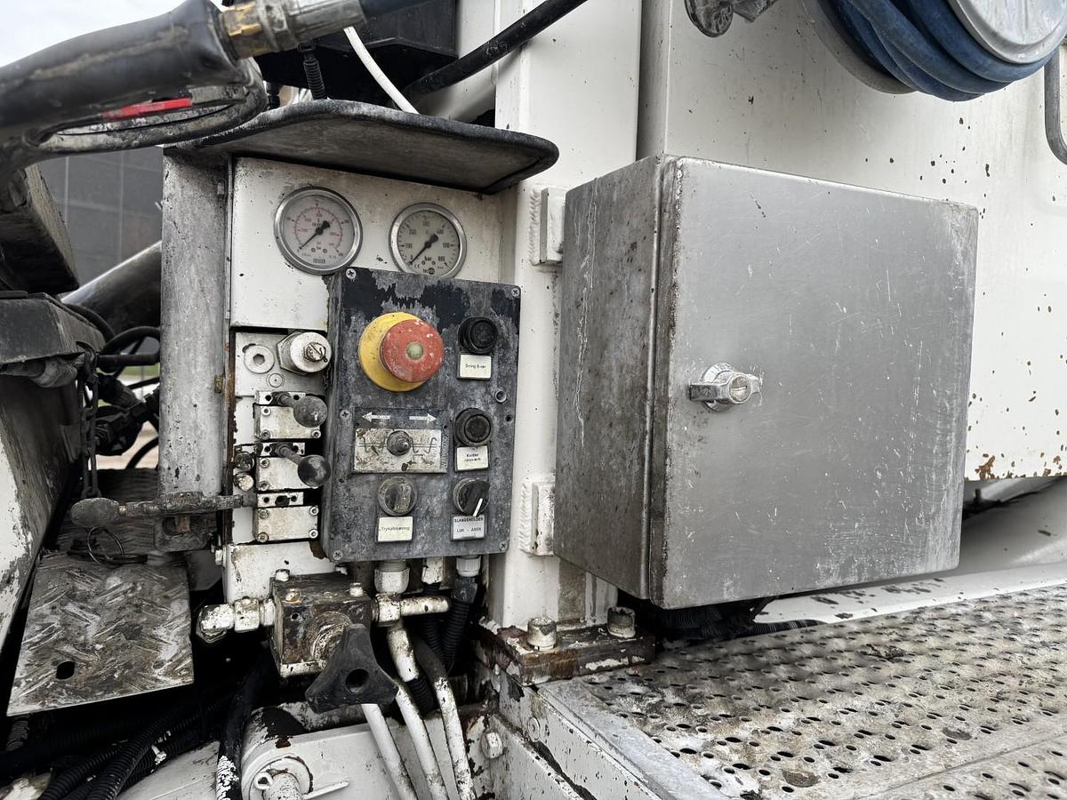 Used Scania P370 6x4 Liebherr THP140H 24 M4 XH