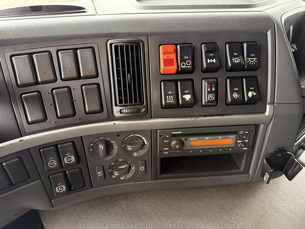 Meget god 2010 Volvo FM420 6x2*4 EEV Interconsult 12.700 l. Rustfri