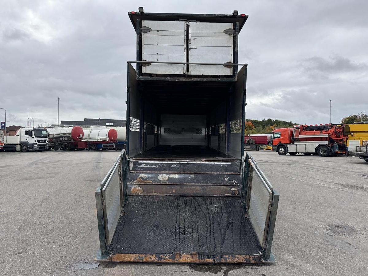 God 2004 Volvo FM9 380 6x2*4 Dyretransport