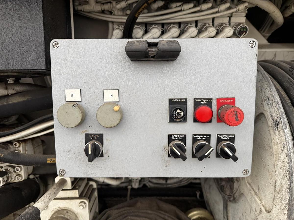 Meget god 2010 Volvo FM420 6x2*4 Interconsult 12.700 l. Rustfri Euro 5