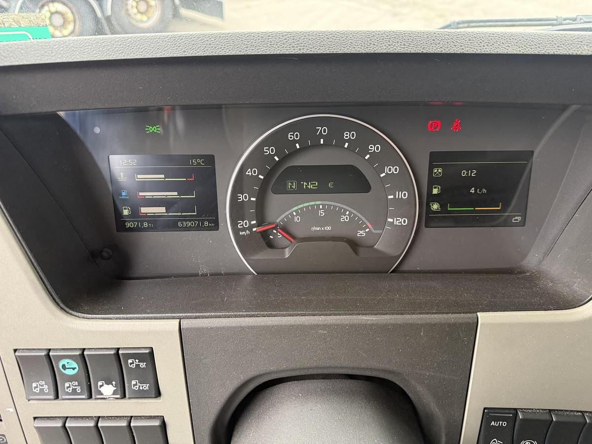 God 2014 Volvo FM330 6x2*4 Carrier Supra 1050 Nordic