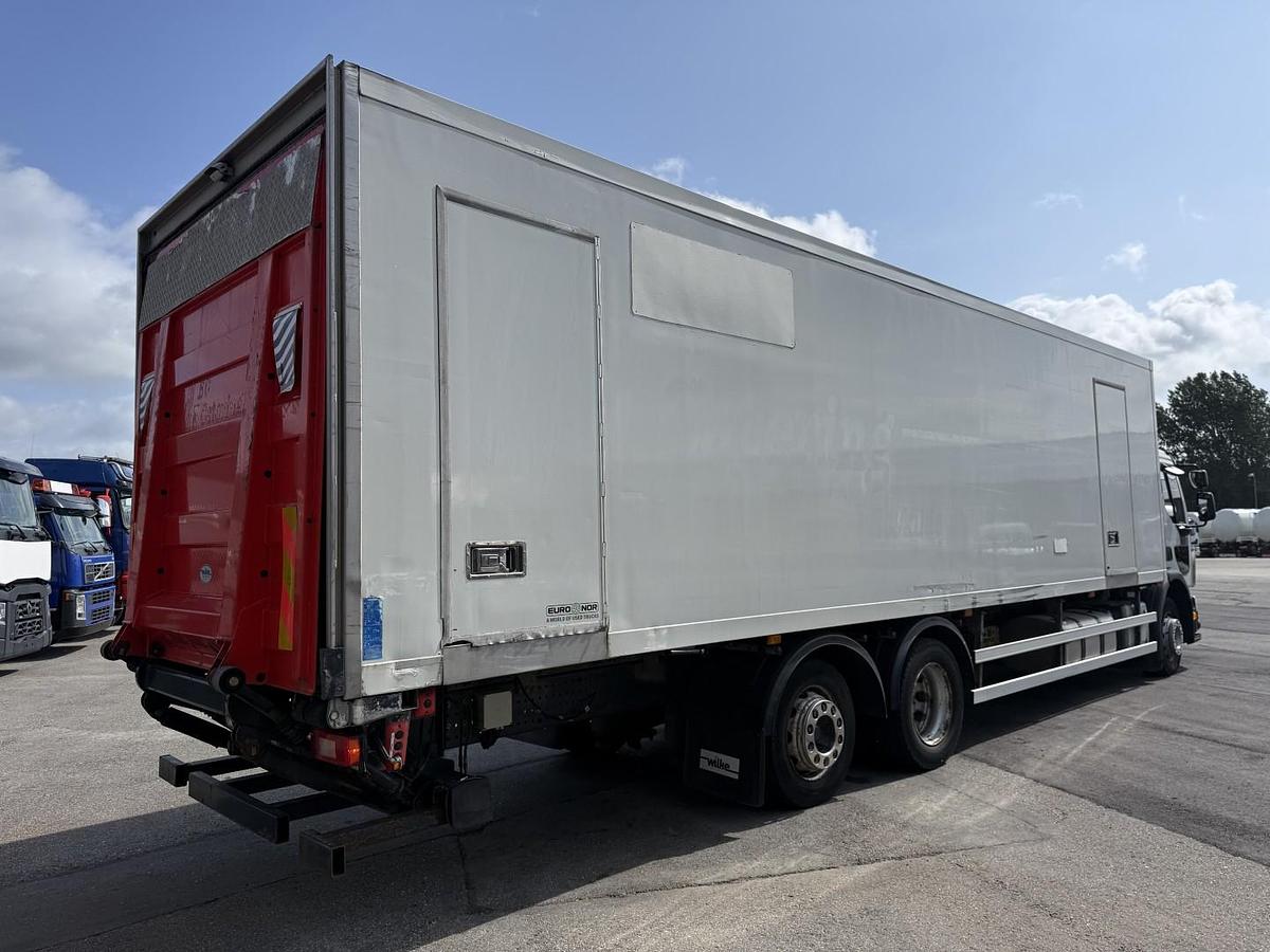 God Volvo FE320 6x2*4 Thermo King T-1200R Spectrum 9,80 m.
