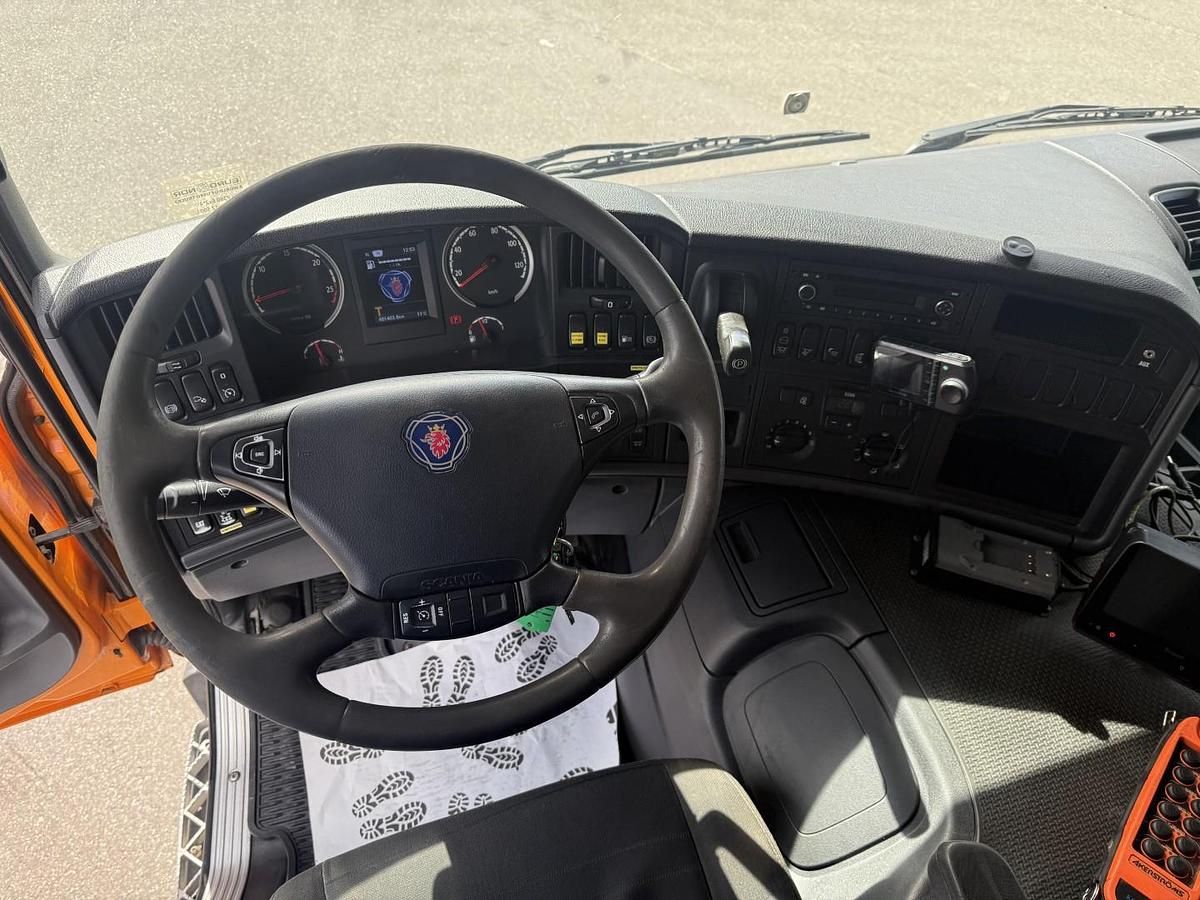 Meget god Scania P360 6x2*4 12.500 l. Korp & Son