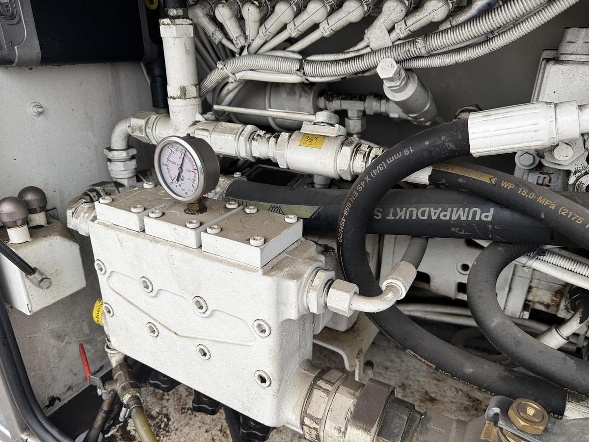 Meget god 2010 Volvo FM420 6x2*4 Interconsult 12.700 l. Rustfri Euro 5