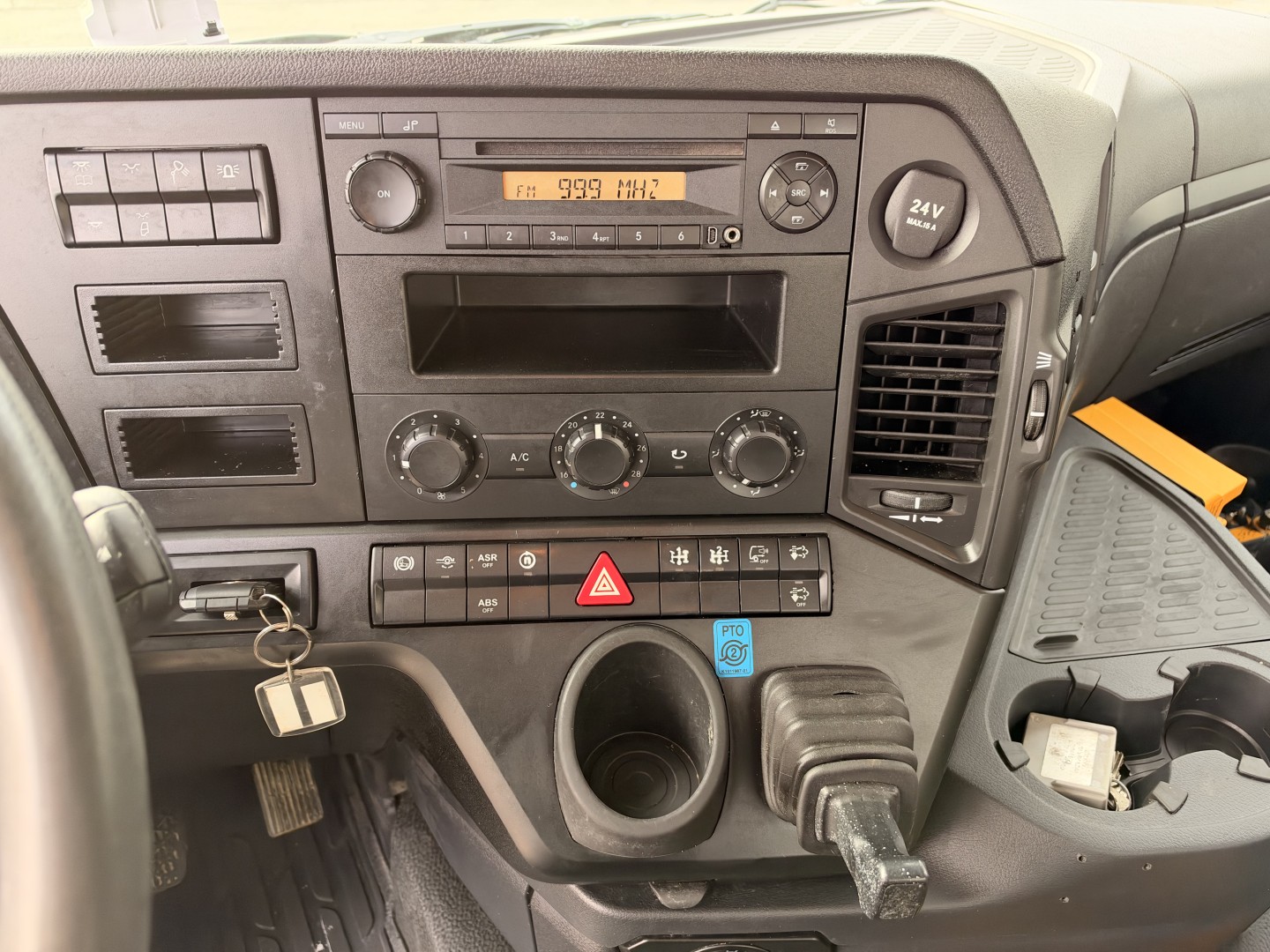 God 2015 Mercedes Arocs 3251 8x4 CIFA Magnum MK 28,4 L Pumi