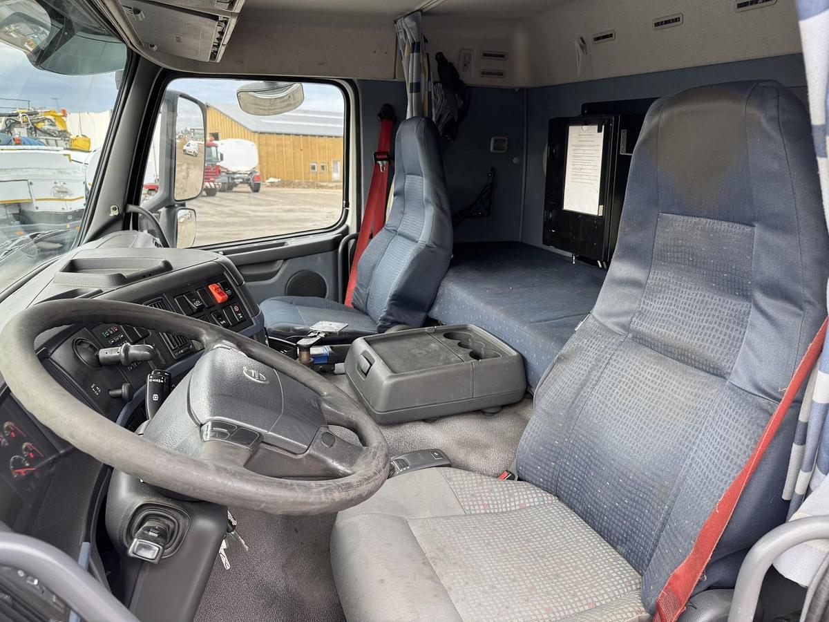God 2008 Volvo FM440 8x2*6 24.000 l. ADR Tank