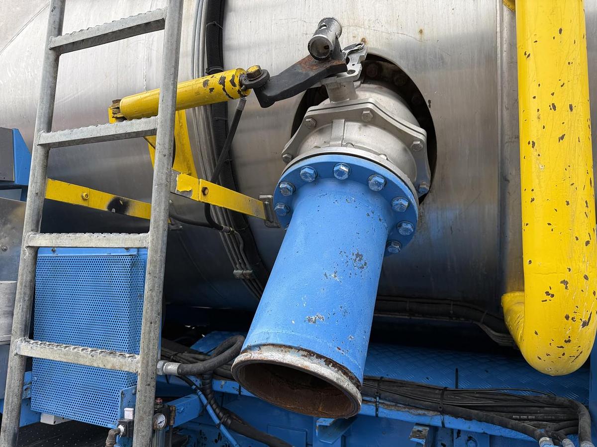 God 1999 Mercedes Actros 4140 8x4 KOKS MEGAVAC 8000 ADR 13.500 l. Rustfri stål