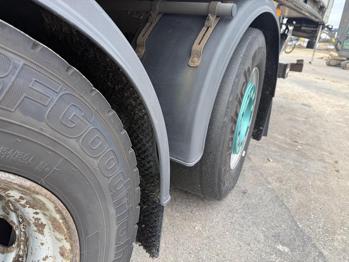 God 2014 Volvo FM330 6x2*4 Carrier Supra 1050 Nordic