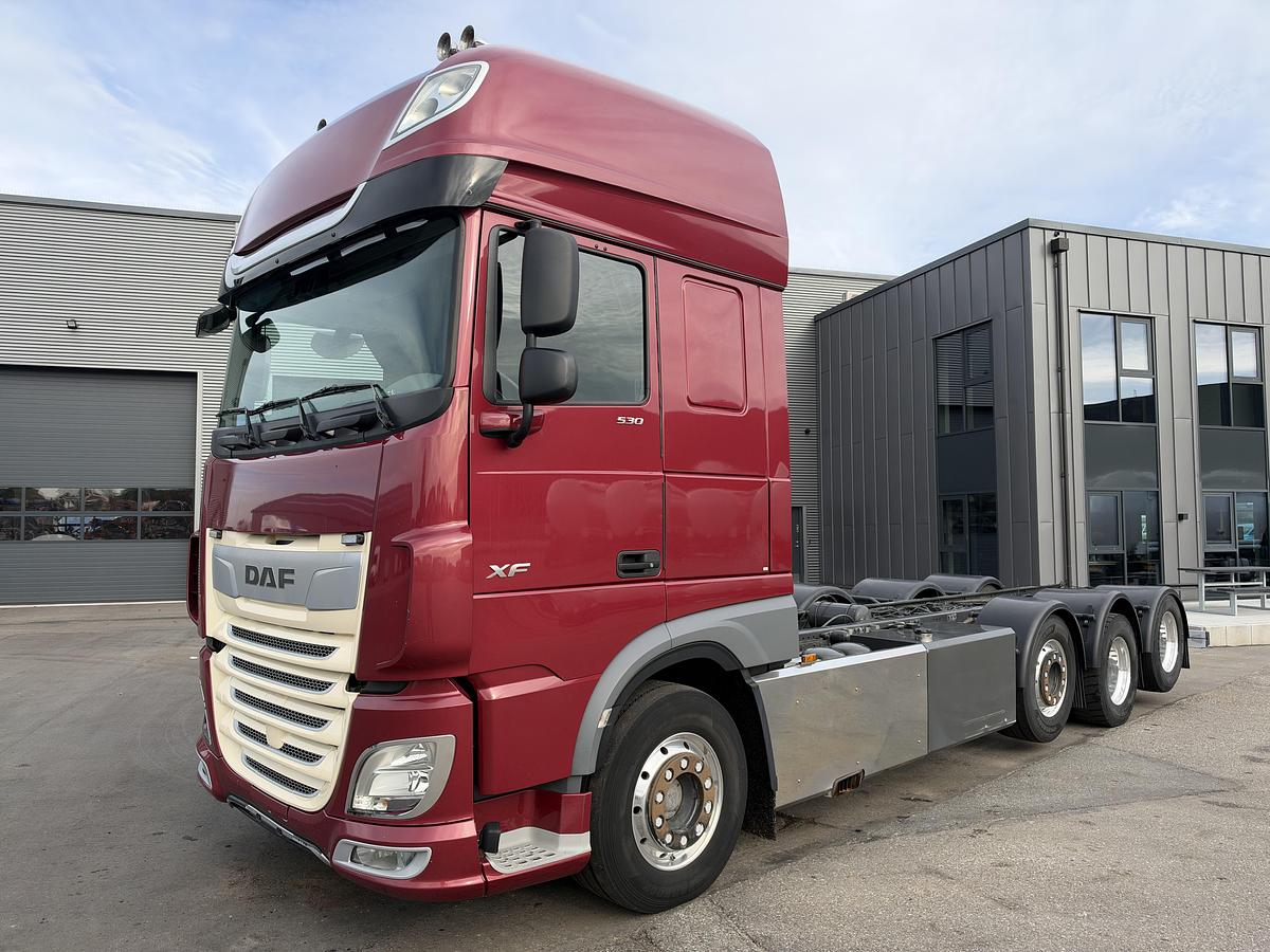 Meget god DAF XF530 8x2/4 Chassis Euro 6