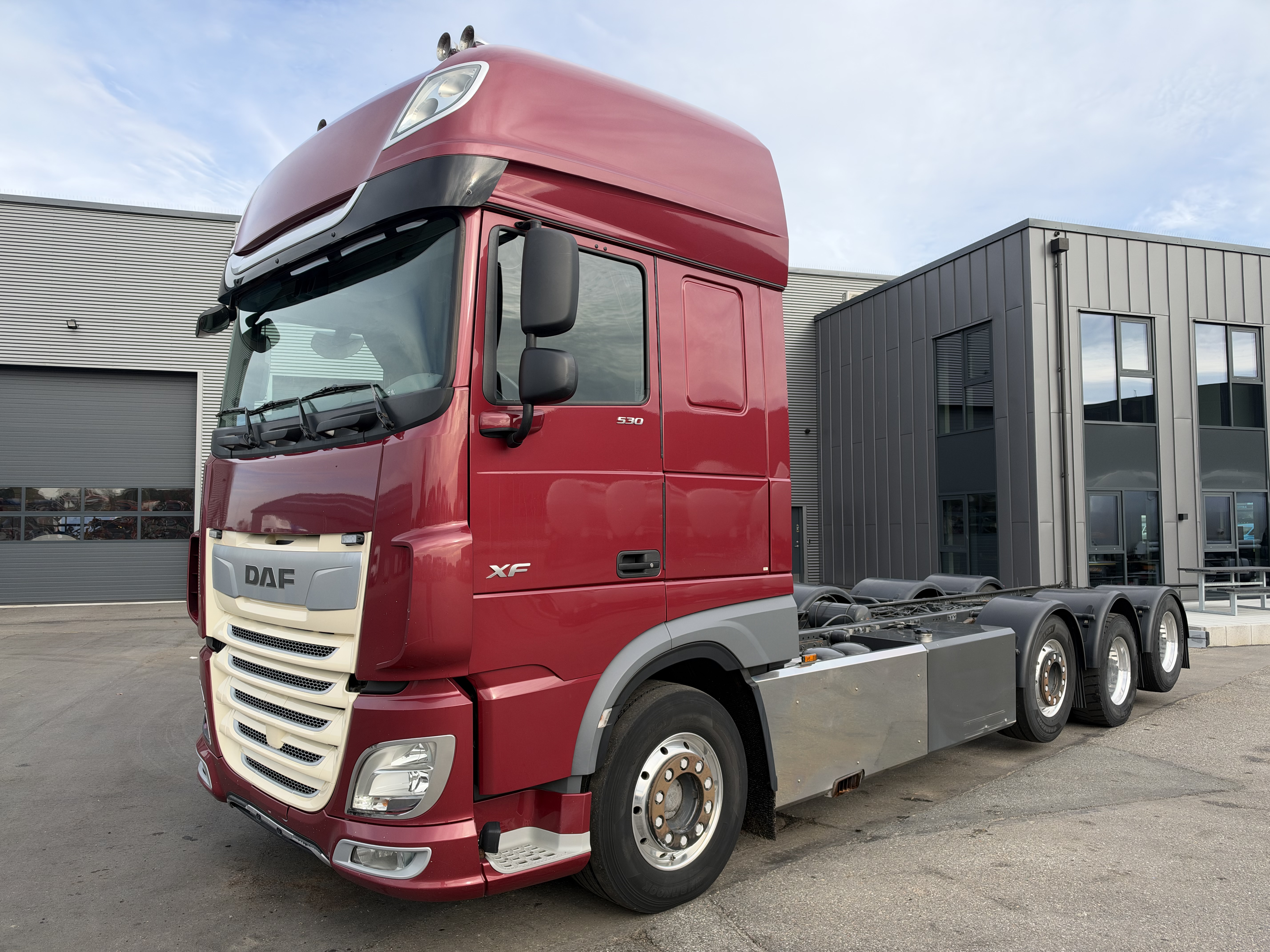 Meget god DAF XF530 8x2/4 Chassis Euro 6