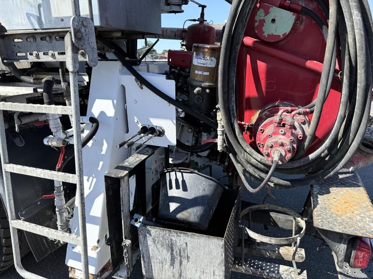 God Mercedes Arocs 3251 8x4 CIFA Magnum MK 28.4 L PUMI