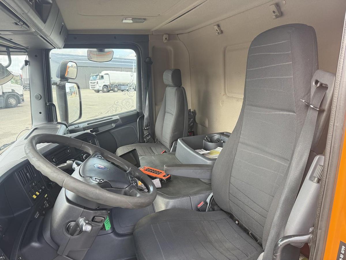 Meget god Scania P360 6x2*4 12.500 l. Korp & Son