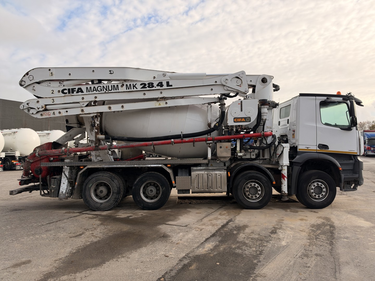 God 2015 Mercedes Arocs 3251 8x4 CIFA Magnum MK 28,4 L Pumi