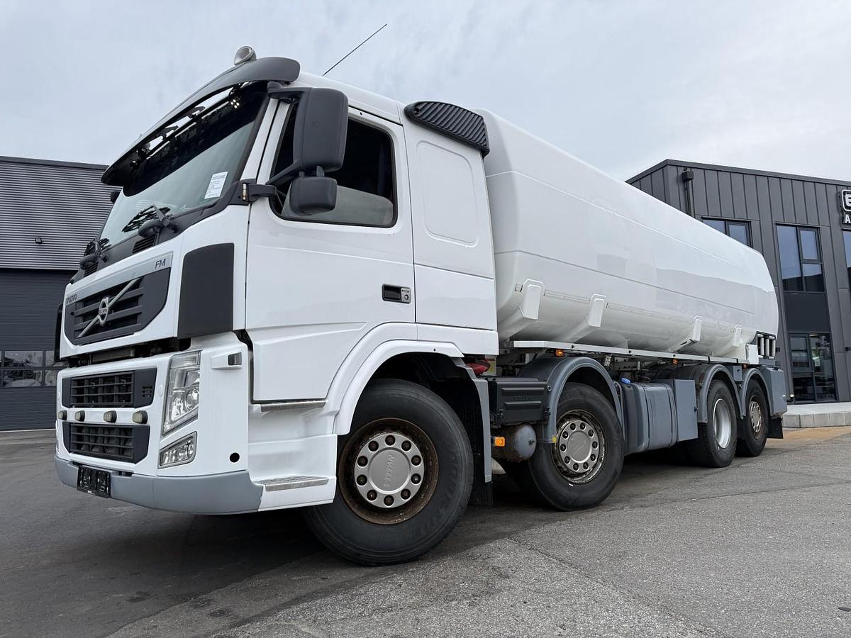 God Volvo FM460 8x2*6 24.125 l. ADR Tank