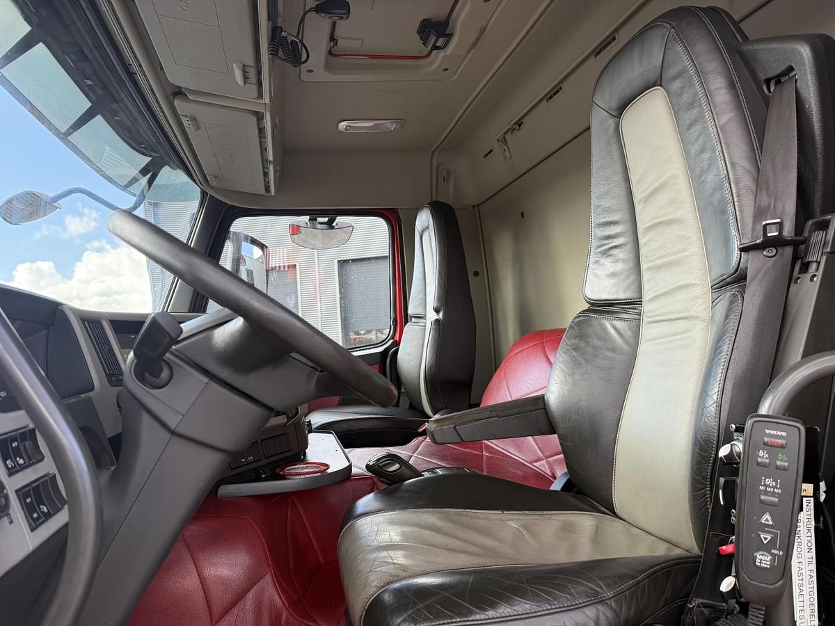 God 2018 Volvo FM500 8x2 Pusher tridem Hiab 099 B3 Radio