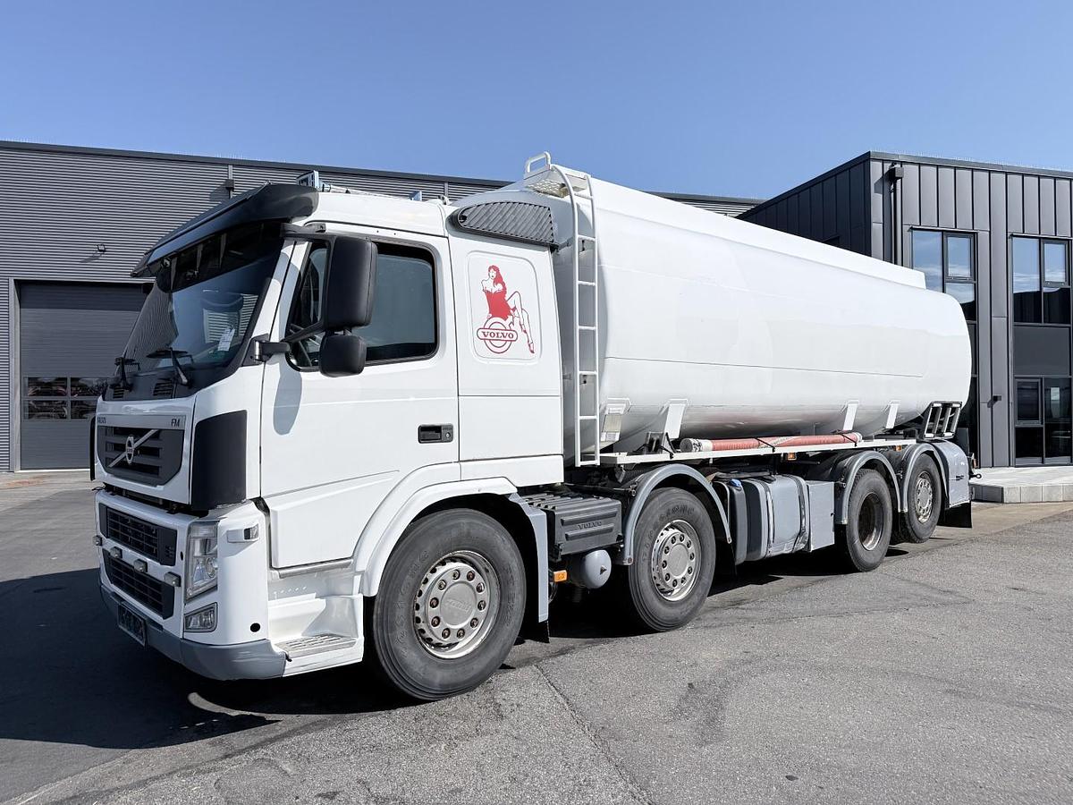 God Volvo FM460 8x2*6 24.000 l. ADR Tank