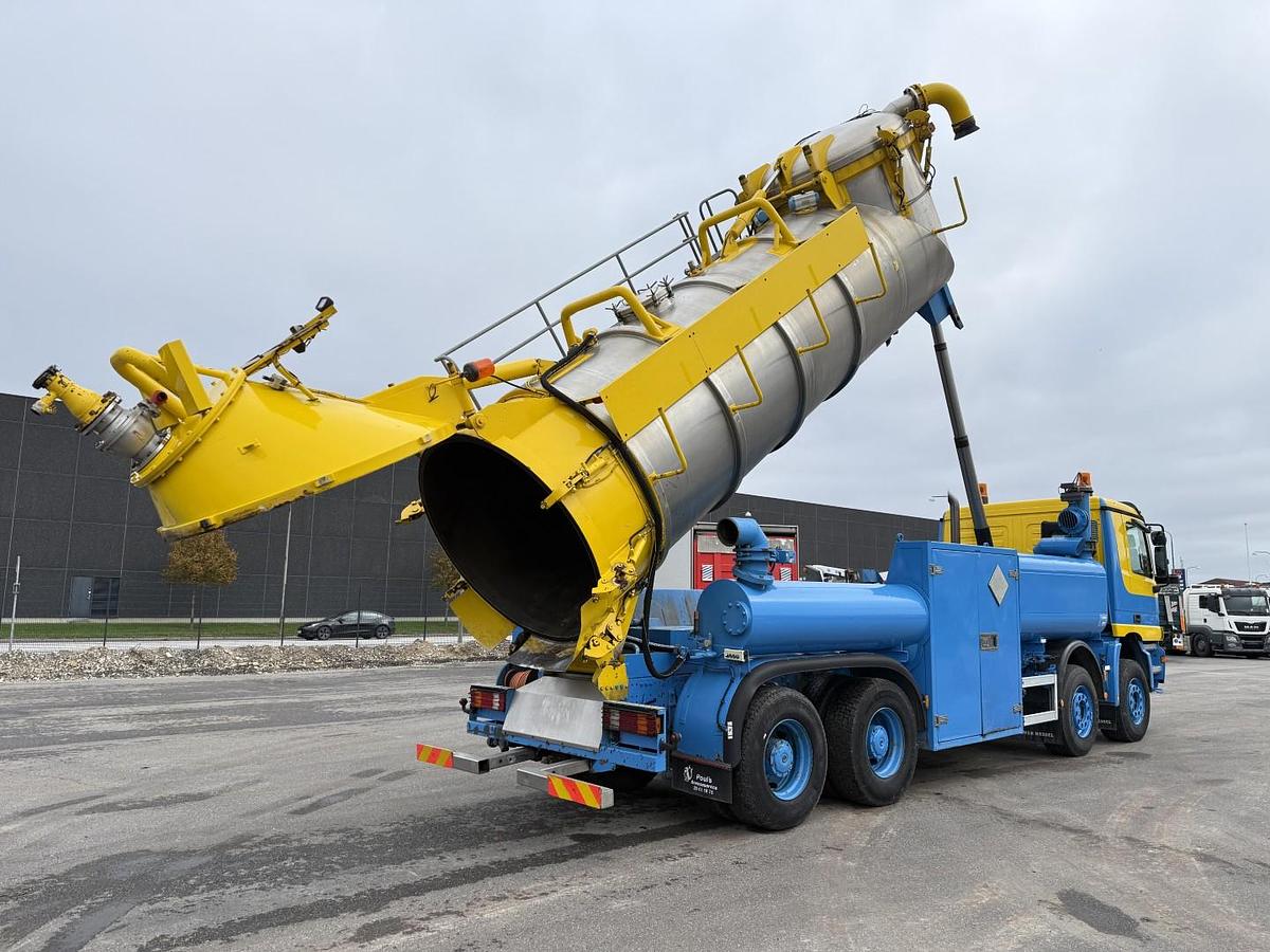 God 1999 Mercedes Actros 4140 8x4 KOKS MEGAVAC 8000 ADR 13.500 l. Rustfri stål