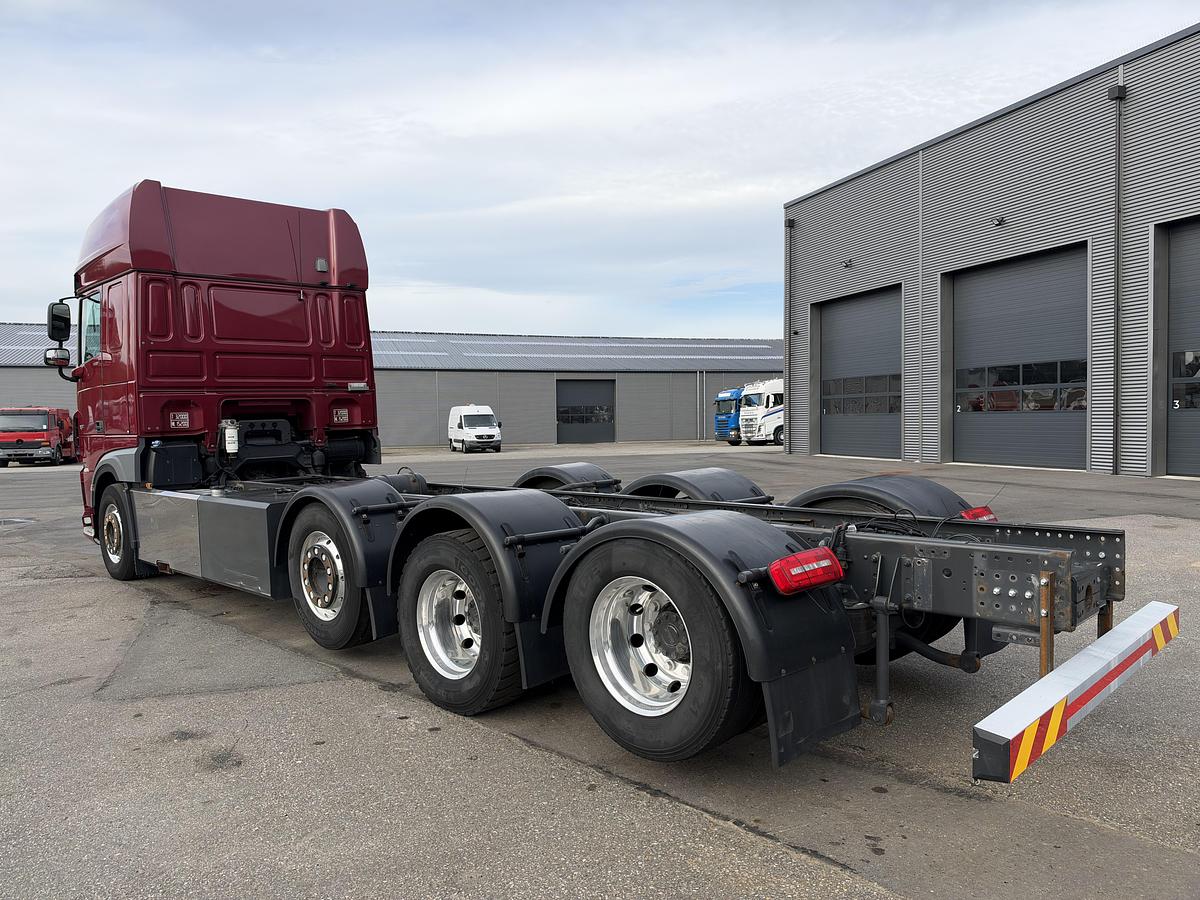 Meget god DAF XF530 8x2/4 Chassis Euro 6