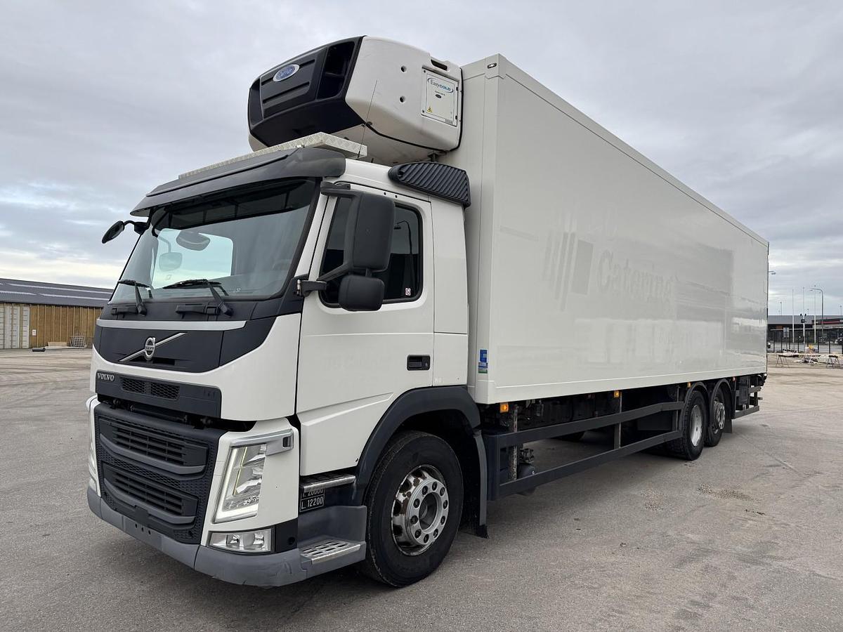 God 2015 Volvo FM330 6x2*4 Carrier Supra 1250 Mt (defekt kølemaskine)