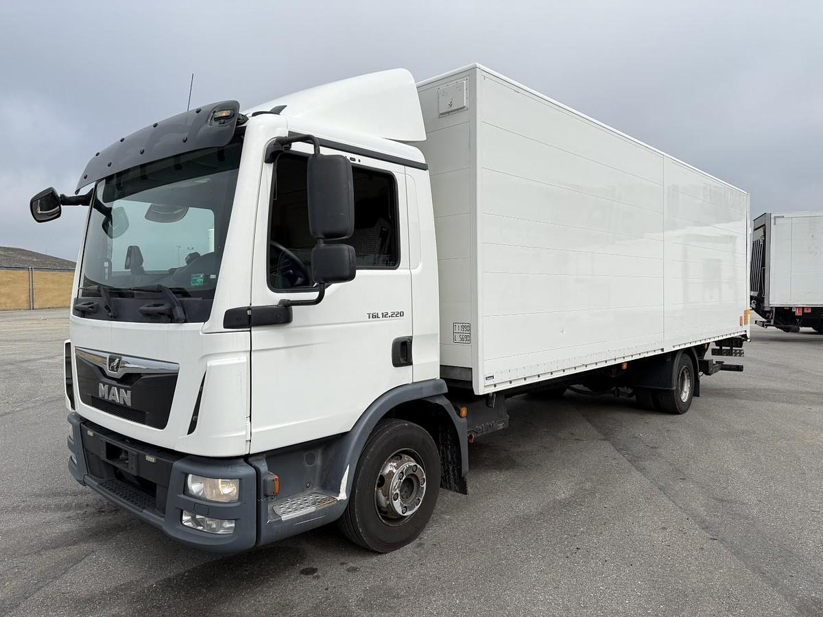 Meget god MAN TGL 12.220 4x2 Euro 6 Lukket kasse