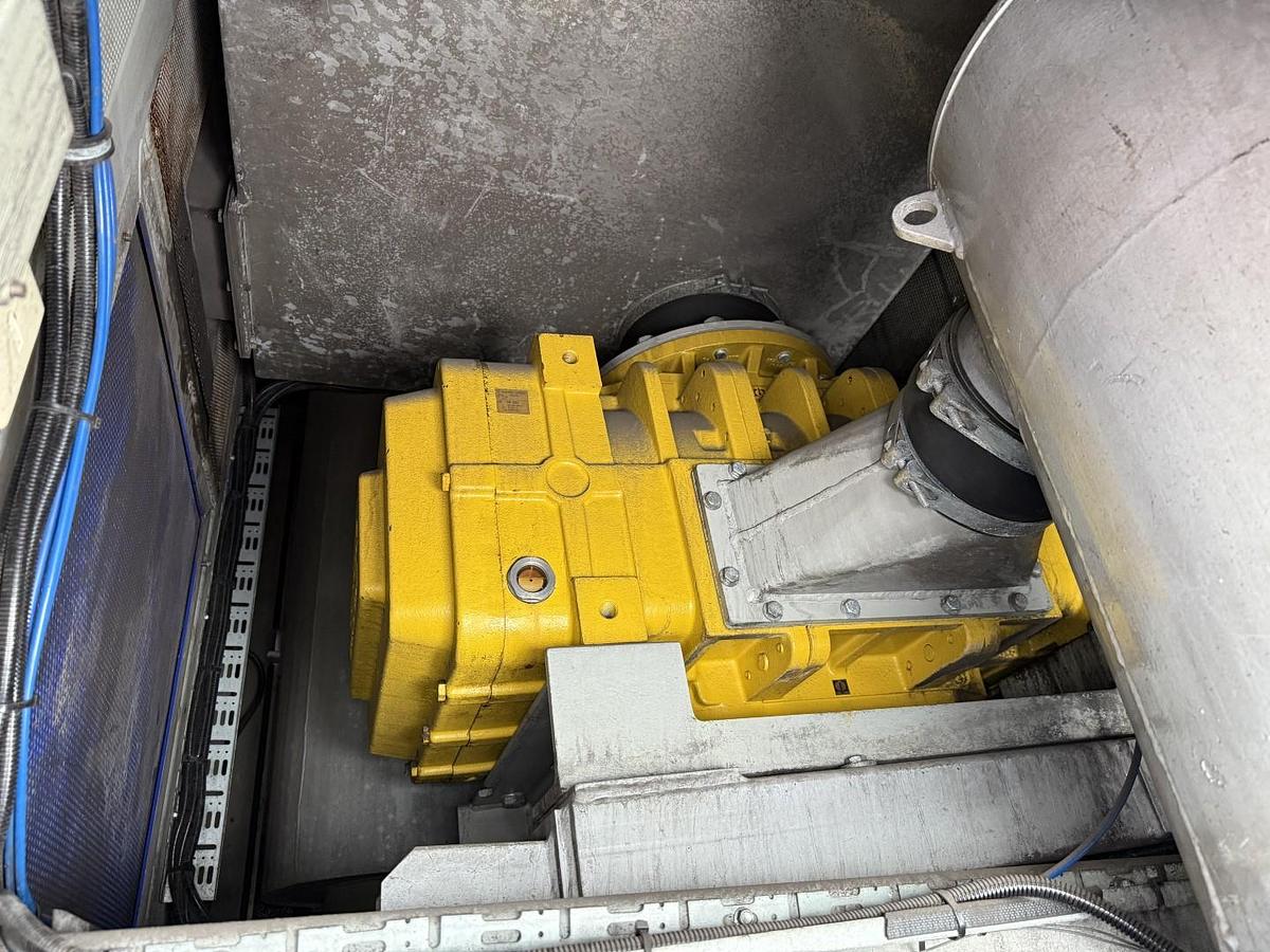 God 2011 Scania R420 8x4*4 Disab Centurion P10 Tørsuger