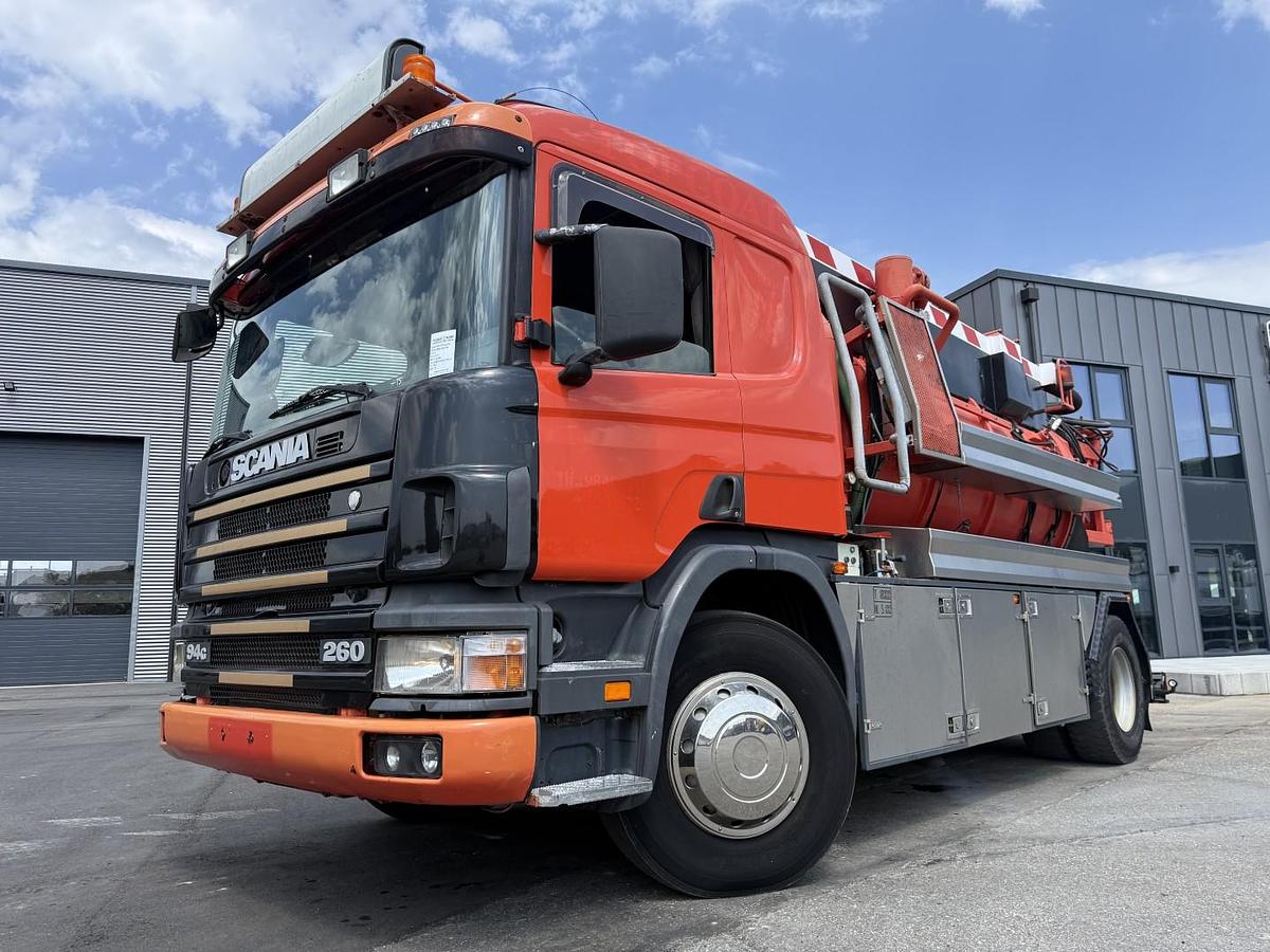 God Scania P94/260 4x2 NZ SLS590 Kombi 8.400 l.