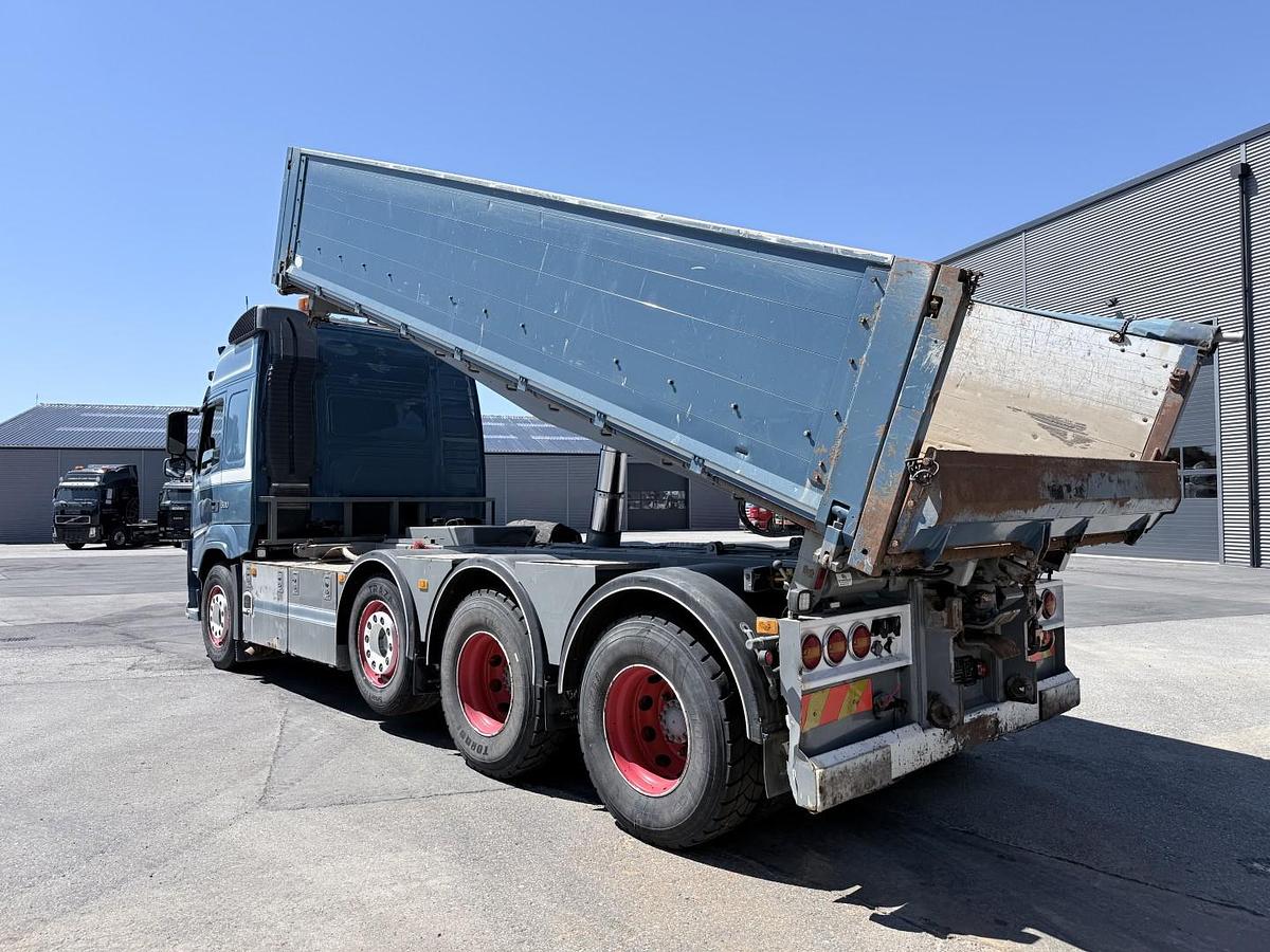 God Volvo FM 500 8x4 Pushertridem Tipbil