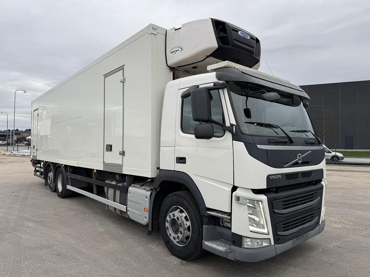 God 2015 Volvo FM330 6x2*4 Carrier Supra 1250 Mt (defekt kølemaskine)