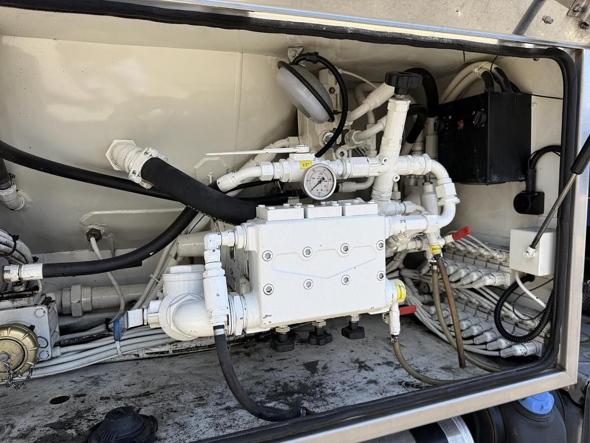 Meget god Volvo FM420 6x2*4 EEV Interconsult 12.700 l. Rustfri