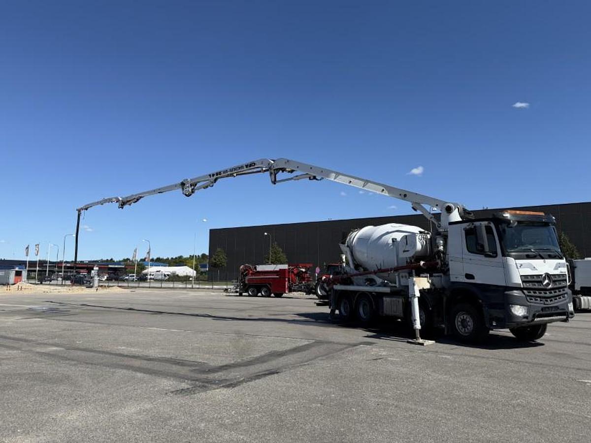 God Mercedes Arocs 3251 8x4 CIFA Magnum MK 28.4 L PUMI