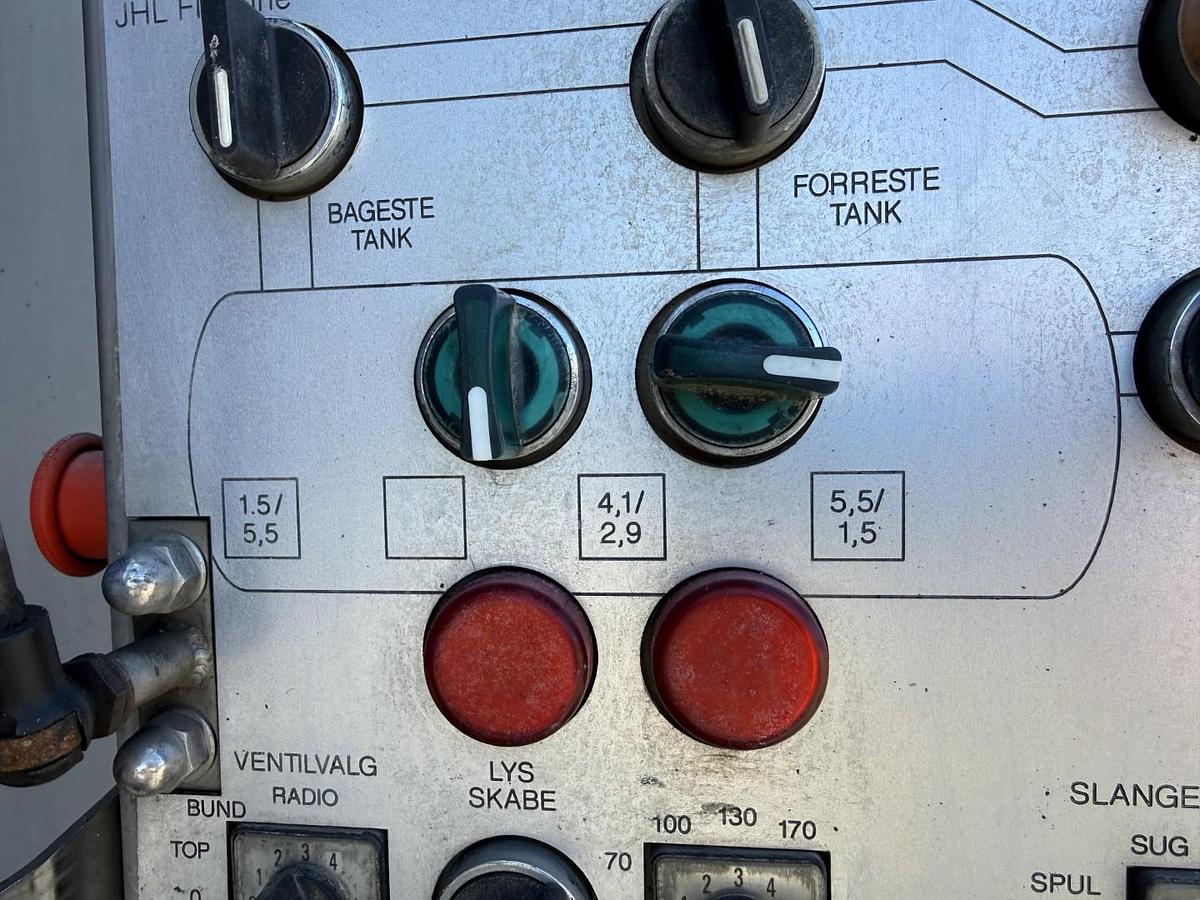 God 2005 Scania P310 4x2 Hvidtved Larsen Flexline 207