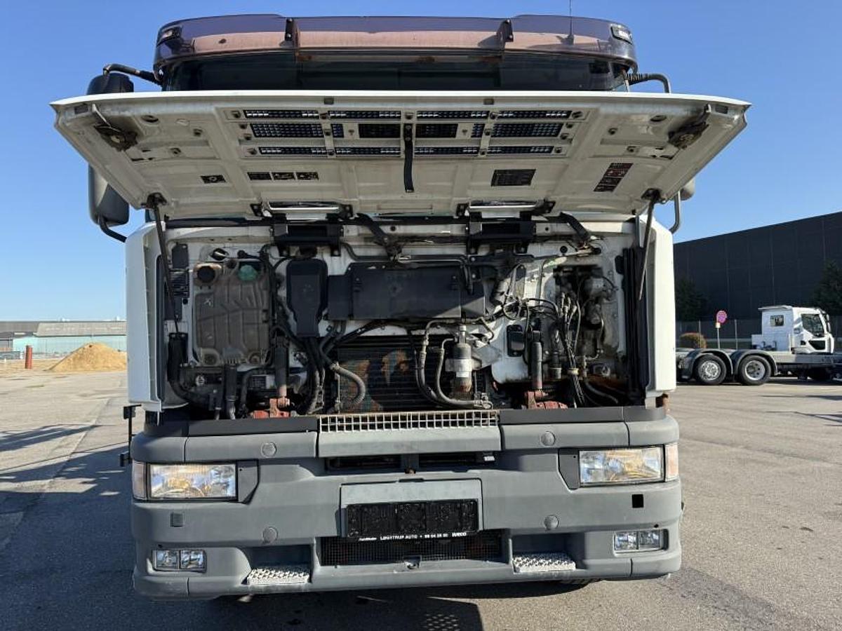 God 2001 Iveco EuroTech Cursor 190E31 4x2 Hejs / Kran HMF 1060 B3