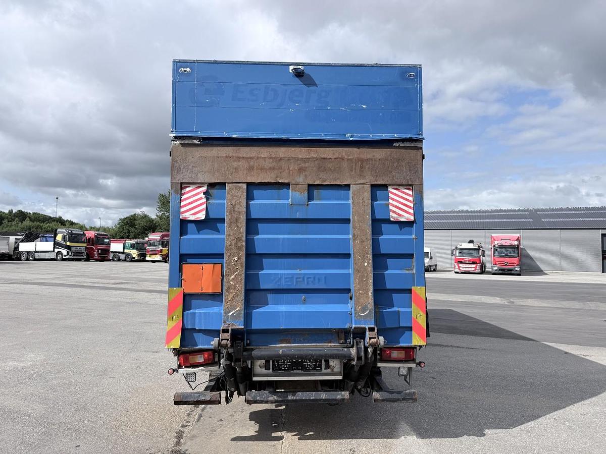 God Volvo FM 330 7,7 m 4x2 Fragtlad & lift