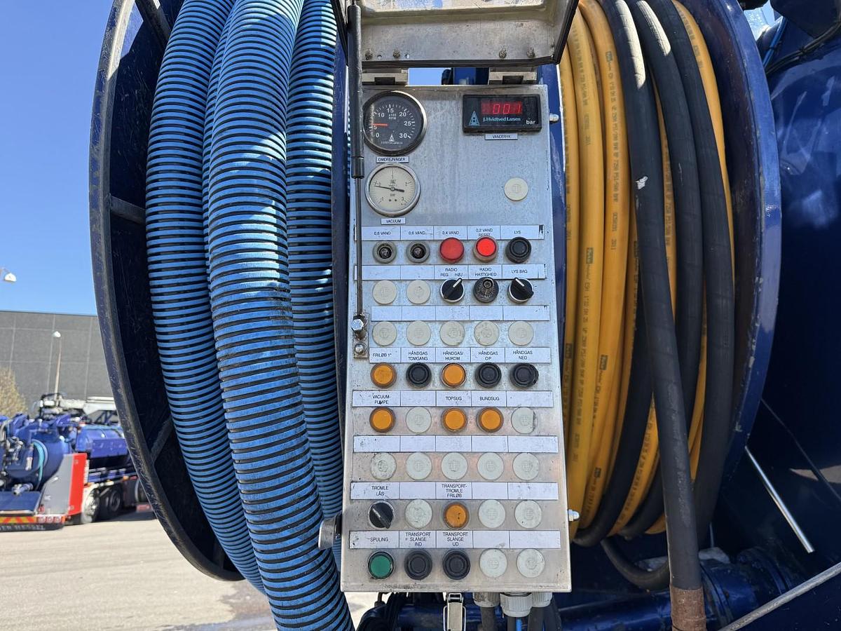 God 2005 Scania P310 4x2 Hvidtved Larsen Flexline 207