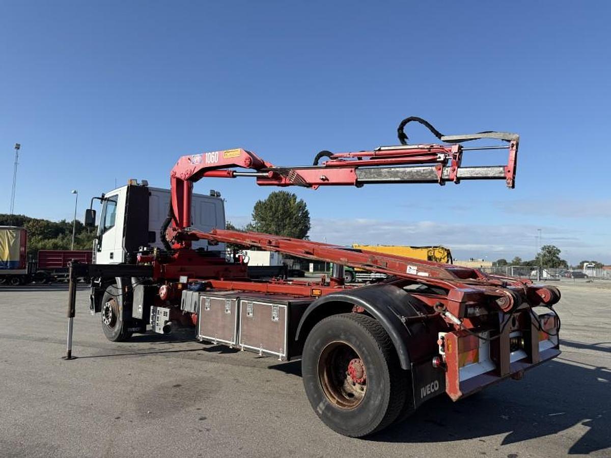 God 2001 Iveco EuroTech Cursor 190E31 4x2 Hejs / Kran HMF 1060 B3