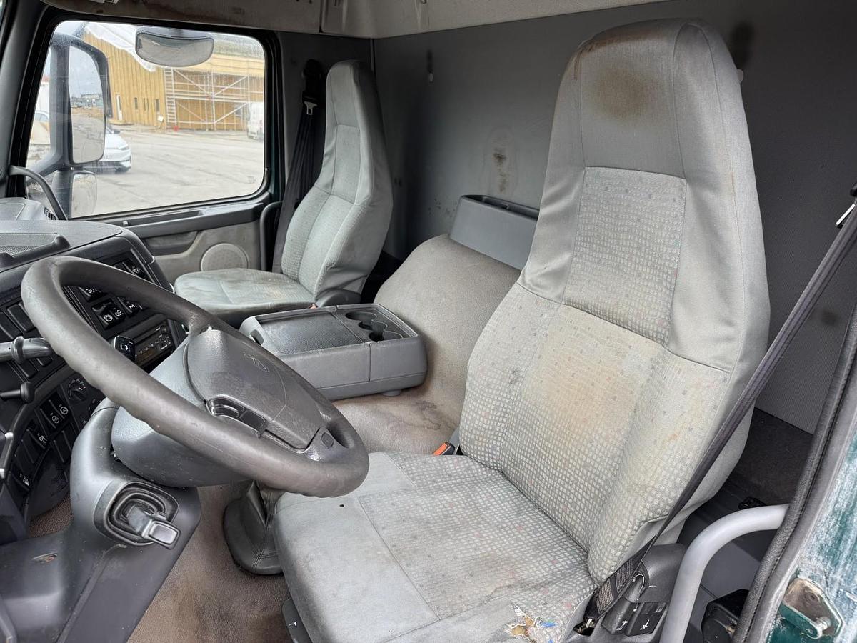 God 2004 Volvo FM9 380 6x2*4 Dyretransport