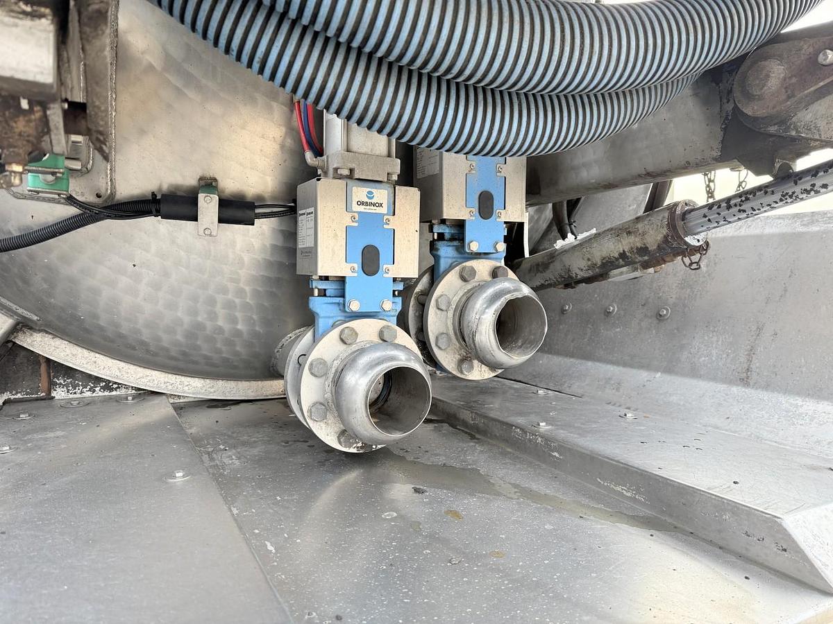 God 2007 MAN TGA 26.400 6x4 Moro 13.700 l. Rustfri