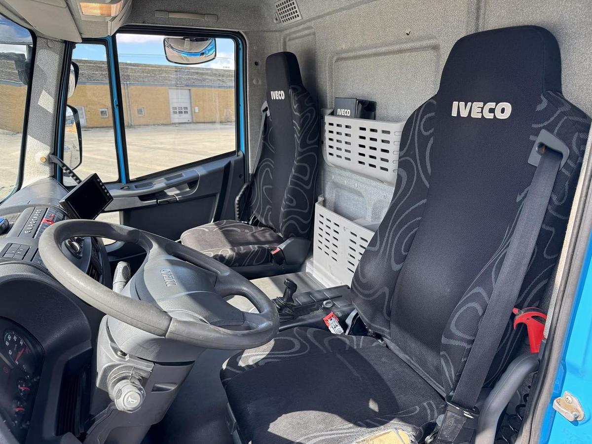 Meget god 2015 Iveco EuroCargo 180E28 4x2 Iglocar 7,60 m. Fuldsideåbning