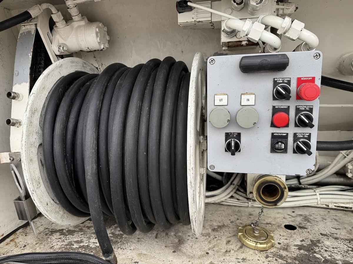 Meget god 2010 Volvo FM420 6x2*4 EEV Interconsult 12.700 l. Rustfri