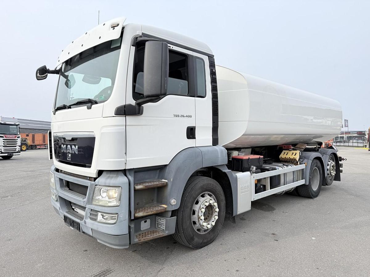 God 2009 MAN TGS 26.400 6x2*4 19.000 l. ADR Tank