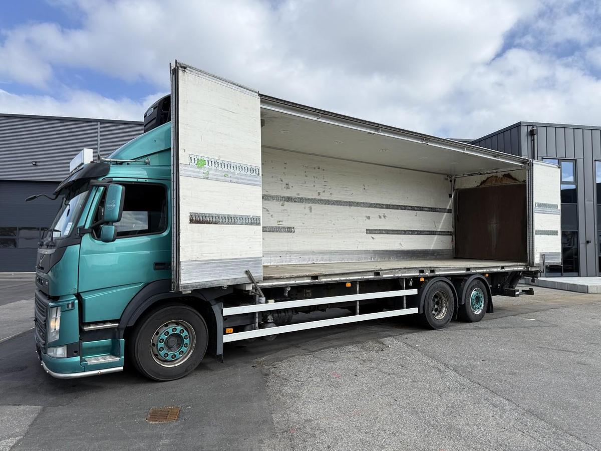 God Volvo FM330 6x2*4 Carrier Supra 1050 Nordic
