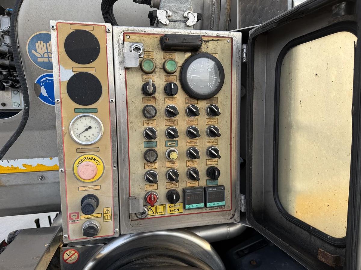 God 2007 MAN TGA 26.400 6x4 Moro 13.700 l. Rustfri