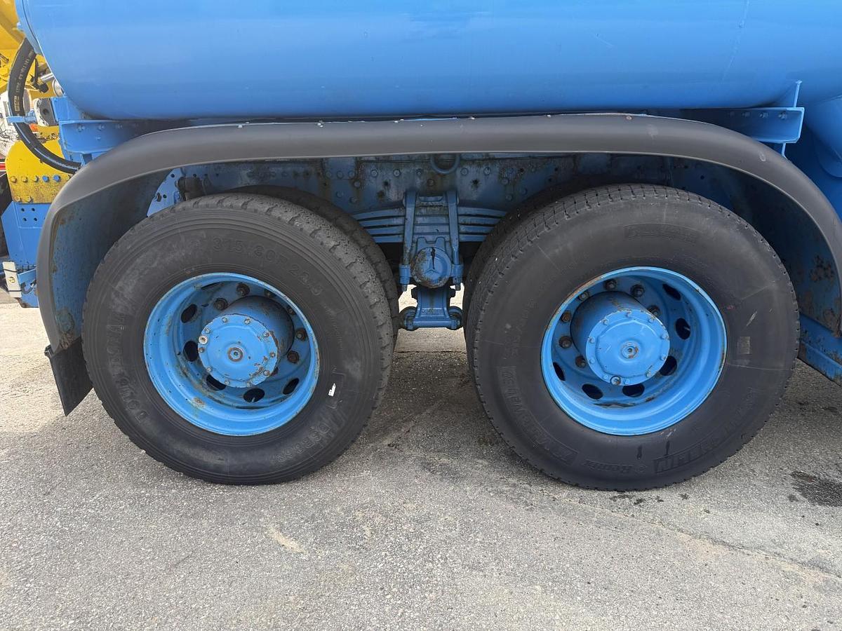 God MB Actros 4140 8x4 KOKS MEGAVAC 8000 ADR 13.500 l. Rustfri stål Tørsuger
