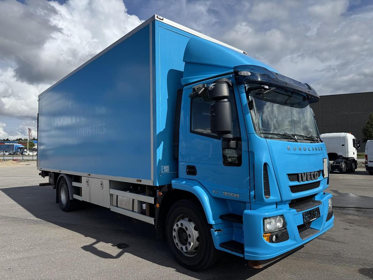 Meget god 2015 Iveco EuroCargo 180E28 4x2 Iglocar 7,60 m. Fuldsideåbning