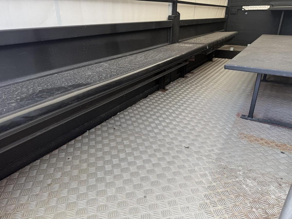God MAN 5 To KAT MIL 4x4 Studenterbil