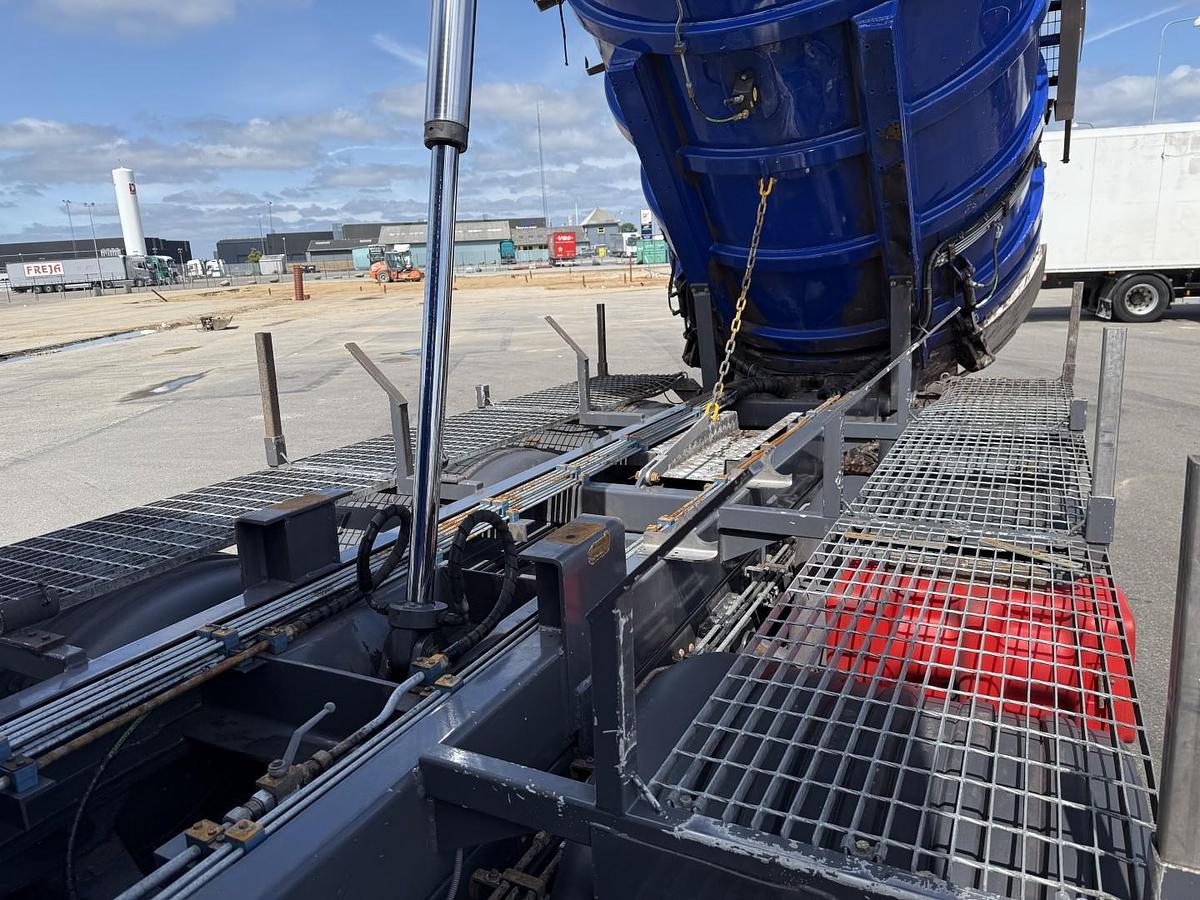 God 2011 Scania R420 8x4*4 Disab Centurion P10 Tørsuger