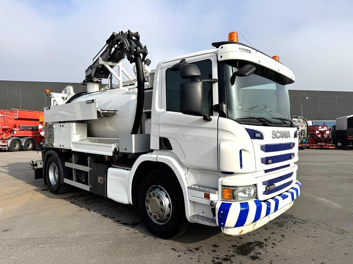 Meget god Scania P320 4x2 Hvidtved Larsen 7000 L Kombi